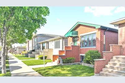 4215 S Emerald Avenue, Chicago, IL 60609 - Photo 1