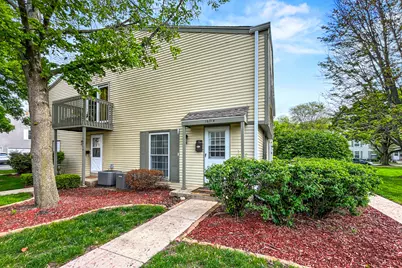 1671 Williamsburg Court #B, Wheaton, IL 60189 - Photo 1