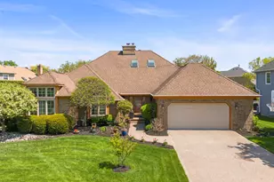 178 Hawkins Cir, Wheaton, IL 60189 - Photo 1