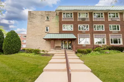 2812 E Bel Aire Drive #202, Arlington Heights, IL 60004 - Photo 1