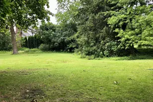 870 Woodbine Ln, Lake Forest, IL 60045 - Photo 1