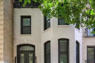 109 W Elm St, Chicago, IL 60610 - Photo 1