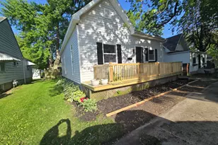 310 N Mulberry St, Clifton, IL 61727 - Photo 1