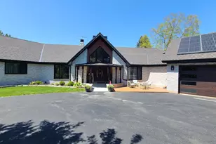 32 Braeburn Ln, Barrington Hills, IL 60010 - Photo 1