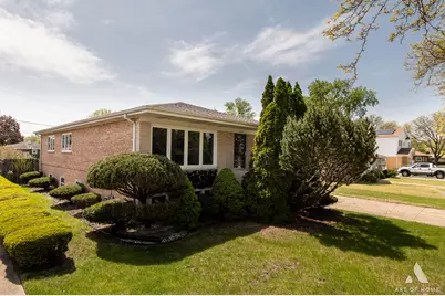 6755 W 87th Place, Oak Lawn, IL 60453 - Photo 1