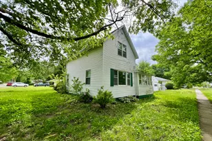 866 E Center St, Paxton, IL 60957 - Photo 1