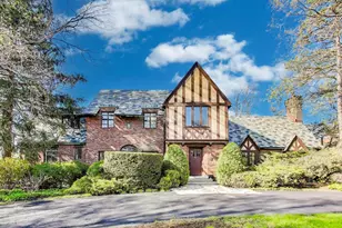 186 S Deere Park Dr, Highland Park, IL 60035 - Photo 1