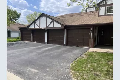43 Glencoe Ct Court #202B, Naperville, IL 60565 - Photo 1