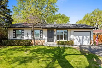 102 Ridgewood Road, Elk Grove Village, IL 60007 - Photo 1