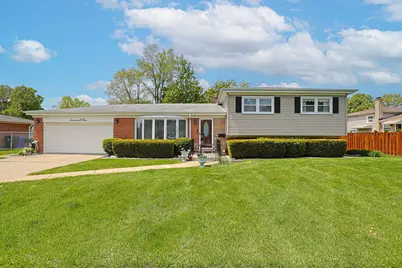 1703 W Robbie Lane, Mount Prospect, IL 60056 - Photo 1