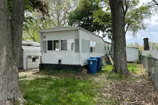 617 Jewett St, Mazon, IL 60444 - Photo 1