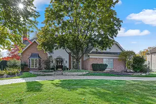 2 Hampton Ct, Burr Ridge, IL 60527 - Photo 1