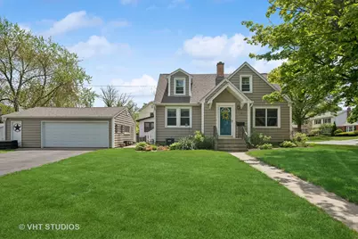 415 W Willow Street, Arlington Heights, IL 60004 - Photo 1