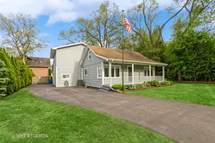 6N715 Gates Ave, Itasca, IL 60143 - Photo 1