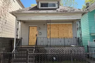 8509 S Muskegon Ave, Chicago, IL 60617 - Photo 1