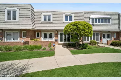 1475 Calais Circle, Highland Park, IL 60035 - Photo 1