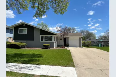 617 S Albert Street, Mount Prospect, IL 60056 - Photo 1