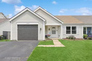 1247 Trinity Dr, Carol Stream, IL 60188 - Photo 1