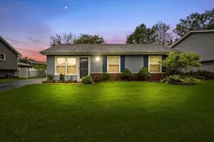 221 Lafayette Dr, Bolingbrook, IL 60440 - Photo 1