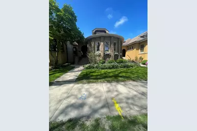 6108 N Maplewood Avenue, Chicago, IL 60659 - Photo 1