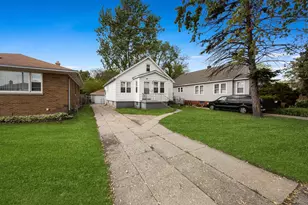 642 Greenbay Ave, Calumet City, IL 60409 - Photo 1