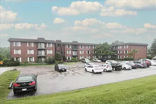 100 Clubhouse Ln, Lake Zurich, IL 60047 - Photo 1