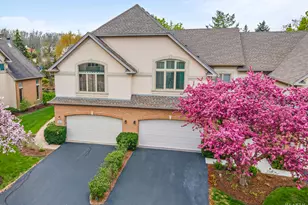 1063 W Sutton Ct, Palatine, IL 60067 - Photo 1