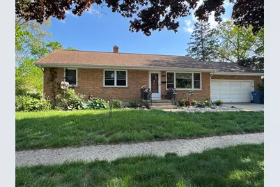 333 E Taylor Avenue, Bartlett, IL 60103 - Photo 1