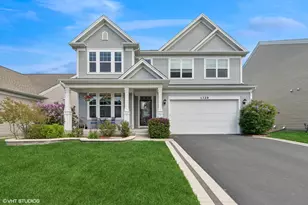 1329 W Courtland St, Mundelein, IL 60060 - Photo 1