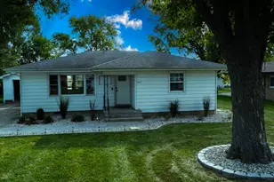 617 N Hartwell St, Gilman, IL 60938 - Photo 1
