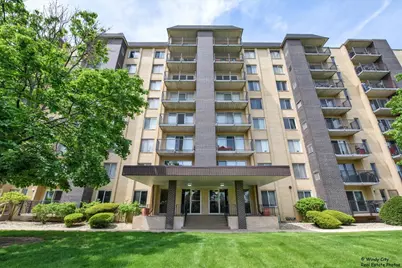 5400 Walnut Avenue #215, Downers Grove, IL 60515 - Photo 1