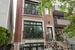 916 N Wood St, Chicago, IL 60622 - Photo 1