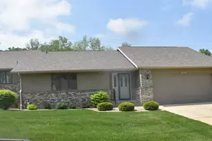 1925 W Mesa Dr, Freeport, IL 61032 - Photo 1