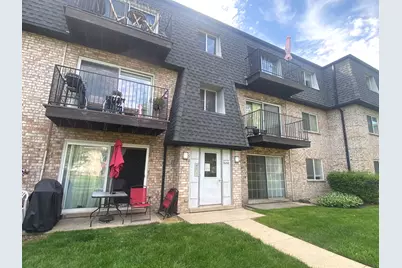 9458 Bay Colony Drive #1N, Des Plaines, IL 60016 - Photo 1