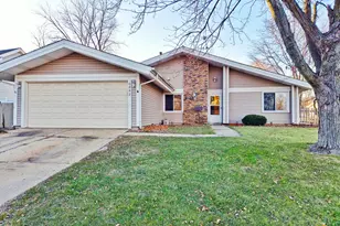 5882 Concord Ct, Hanover Park, IL 60133 - Photo 1