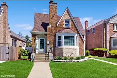 3249 N Newcastle Avenue, Chicago, IL 60634 - Photo 1