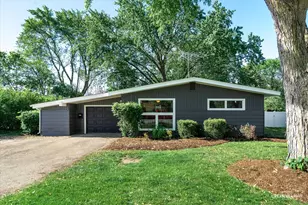 304 John St, North Aurora, IL 60542 - Photo 1