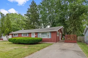 214 Hickory Ln, Momence, IL 60954 - Photo 1