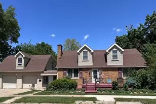 616 E Center St, Ottawa, IL 61350 - Photo 1