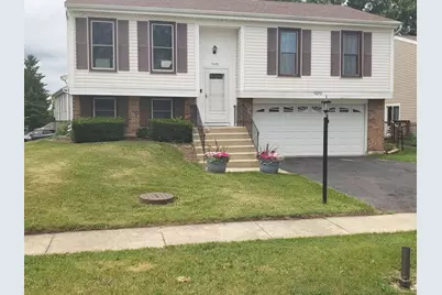 1020 Woodside Drive, Roselle, IL 60172 - Photo 1