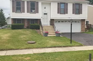 1020 Woodside Dr, Roselle, IL 60172 - Photo 1