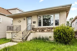 5923 W Giddings St, Chicago, IL 60630 - Photo 1