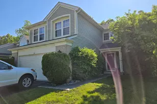 569 Arbor Ln, South Elgin, IL 60177 - Photo 1