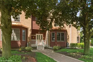 1612 N Clarence Ave, Arlington Heights, IL 60004 - Photo 1