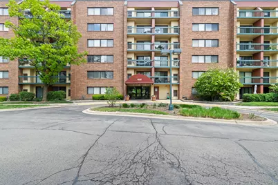 1800 Huntington Boulevard #307, Hoffman Estates, IL 60169 - Photo 1