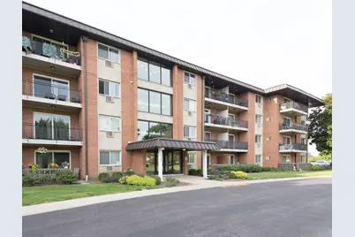 2234 S Goebbert Road #215, Arlington Heights, IL 60005 - Photo 1