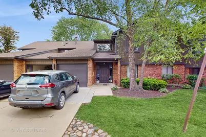17 Creekside Circle N #D, Elgin, IL 60123 - Photo 1