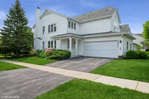 2877 Falling Waters Ln, Lindenhurst, IL 60046 - Photo 1