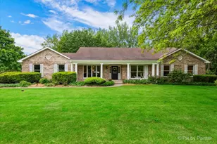 39W889 Deer Run Dr, Saint Charles, IL 60175 - Photo 1