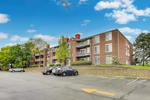 805 Leicester Rd, Elk Grove Village, IL 60007 - Photo 1